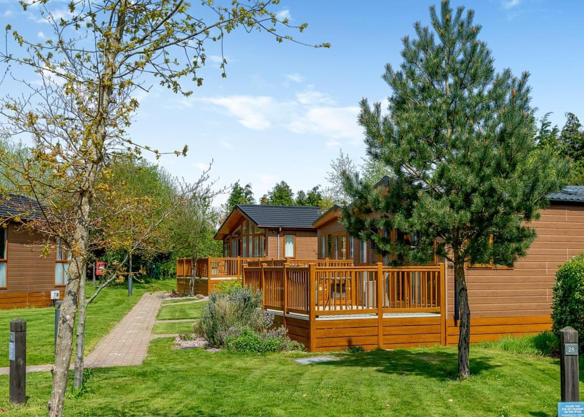 Canterbury Reach Lodge Retreat Petham Exteriör bild